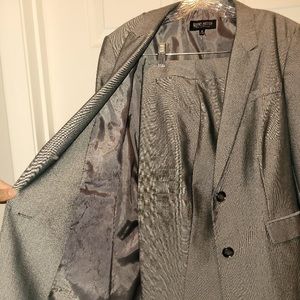Perfect Condition Suit- Woman’s